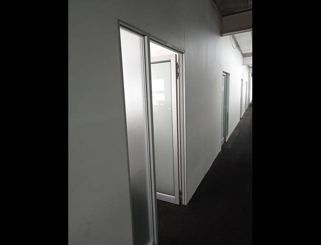44M² OFFICE TO LET IN WOODSTOCK